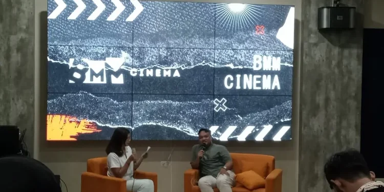 Bincang Sinema bersama sutradara dan produser Shaggil Mahara dari ISI Yogyakarta di Auditorium Perpustakaan UM pada Jumat (24/10/2025) (Foto: Nur Laila Khoriroh/Magang)