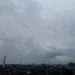 Informasi prakiraan cuaca Malang untuk hari Jumat, 31 Oktober 2025 yang didominasi kondisi hujan dari intensitas ringan hingga sedang di beberapa wilayah. /Foto: Tugumalang.id/Bagus Rachmad Saputra.