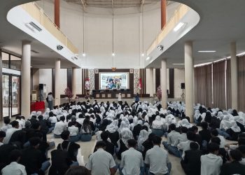 Sosialisasi program go internasional di SMKN 2 Malang. (Foto/M Sholeh)