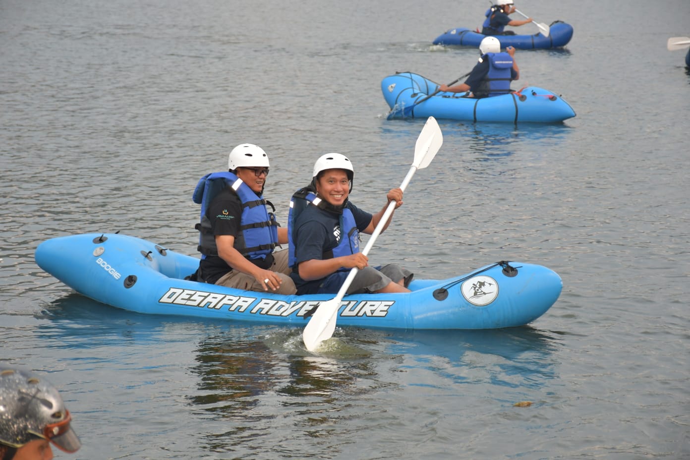 Suasana bermain stand up paddle