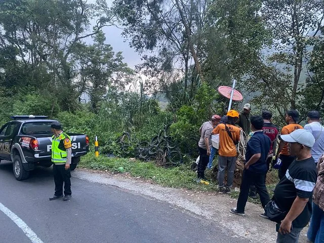 Lokasi jatuhnya mobil Jeep Hardtop di Desa Ngadas. Foto: Polsek Poncokusumo
