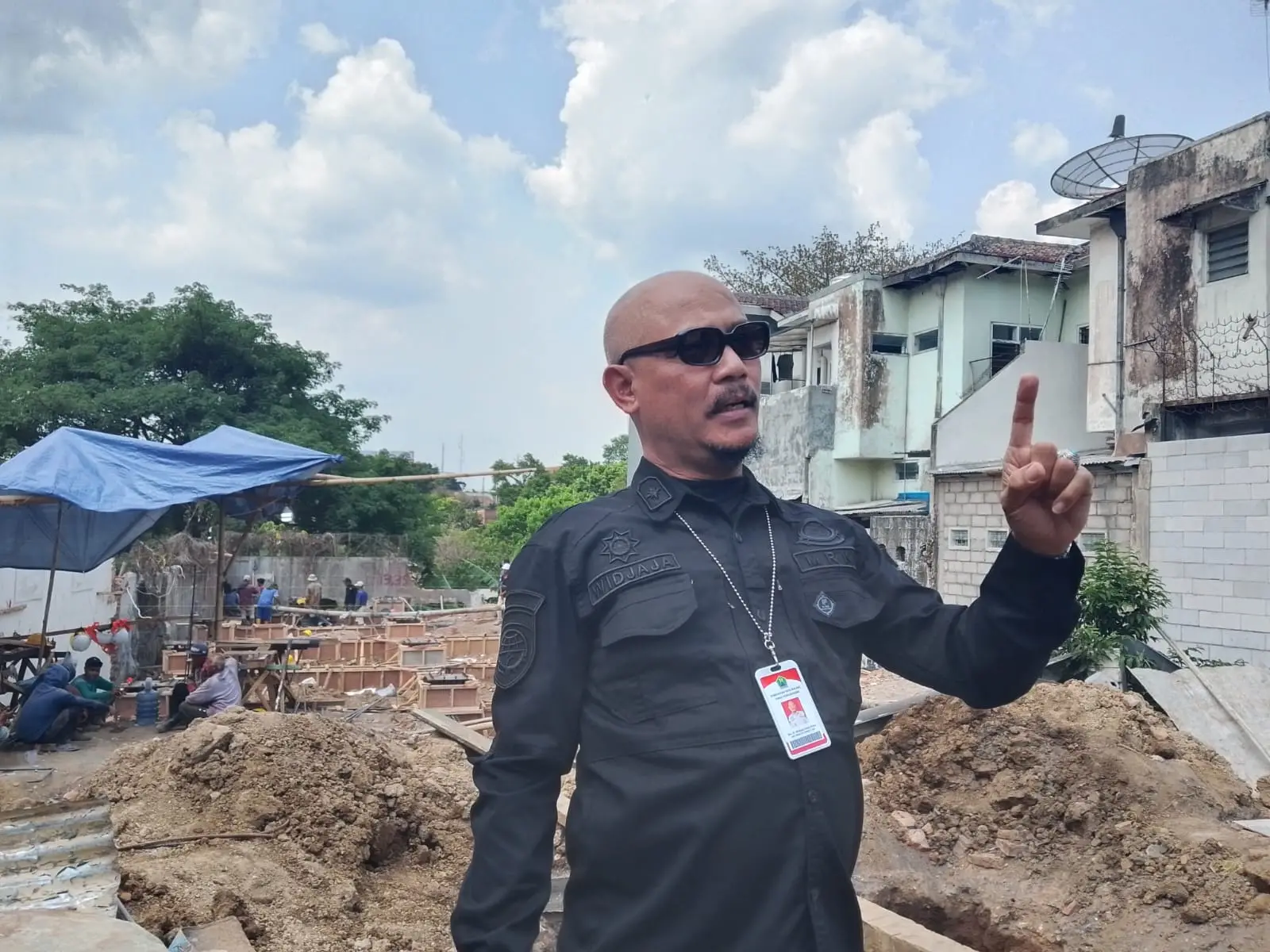 Kepala Dishub Kota Malang, Widjaja Saleh Putra meninjau progres pembangunan sentra parkir Kayutangan. (FotoM Sholeh)