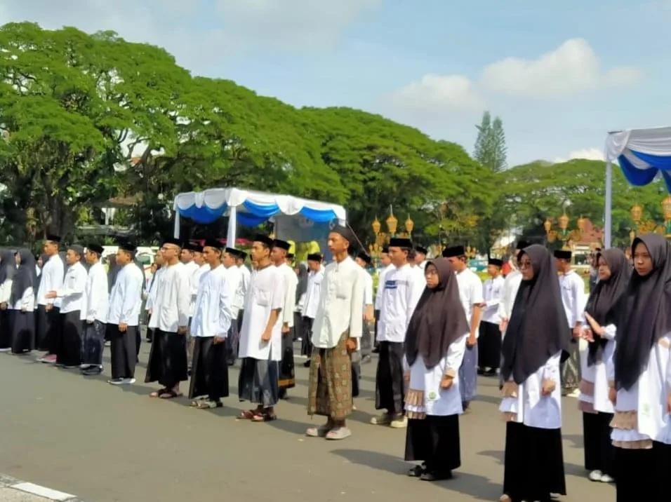 Peringatan Hari Santri 2025 di Balai Kota Malang. (Foto/M Sholeh)