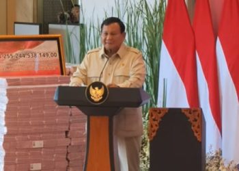 Hadiri penyerahan uang pengganti kerugian negara di Kantor Kejaksaan RI, Presiden Prabowo minta penegakan hukum di Indonesia dilakukan secara adil. /Foto: Tangkapan layar YouTube Kejaksaan RI.