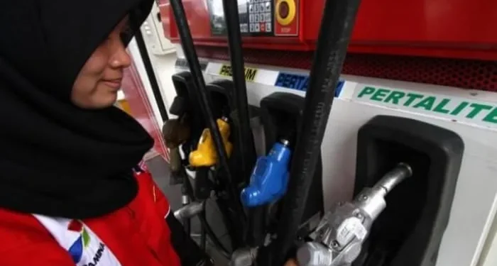 Fakta menarik seputar Pertalite dan kasus motor mogok massal di Jawa Timur setelah isi BBM jenis Pertalite. /Foto: Pinterest/Weebly.