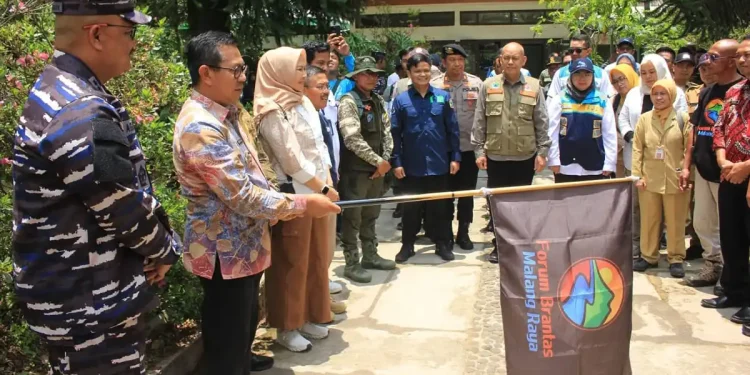Pelepasan tim susur sungai