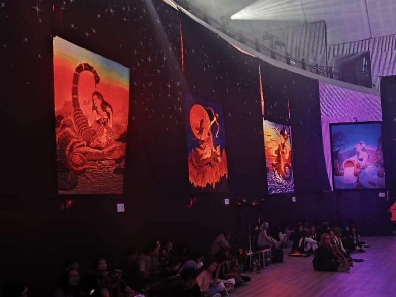 Pameran instalasi batik Titisari 2025 karya seniman asal Malang, Bambang Sarasno. (Foto/M Sholeh)