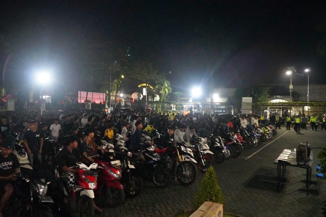 Ratusan sepeda motor yang digunakan balap liar diamankan di Mapolres Malang. Foto: Polres Malang