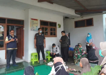 Skrining penyakit TBC di Kelurahan Sisir Kota Batu. Foto: Azmy