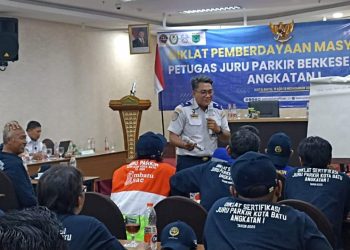 Pembekalan sertifikasi jukir oleh Dishub Kota Batu. Foto: Azmy