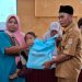 Pemberian makanan tambahan bagi balita di Desa Tangkilsari. Foto: Aisyah Nawangsari Putri