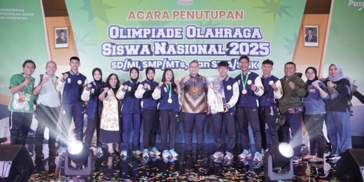 Kontingen Jatim didapuk menjadi juara umum 02SN 2025. Foto: Azmy