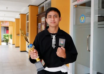 Muhammad Yazid Khumaidi mahasiswa ITN Malang Juara 2 Pencak Silat Sambung Roso Aremashter 2025. Foto/dok ITN Malang