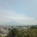 Prakiraan cuaca Malang untuk hari Senin, 10 November 2025 yang diperkirakan dalam kondisi hujan ringan. /Foto: Tugumalang.id/Bagus Rachmad Saputra