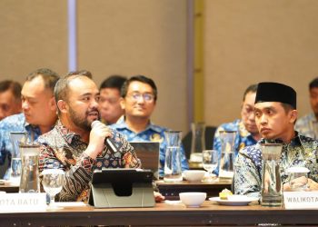 Wawali Kota Batu Heli Suyanto saat memaparkan komitmen percepatan penyediaan hunian layak bagi masyarakat berpenghasilan rendah. Foto: Prokopim KWB