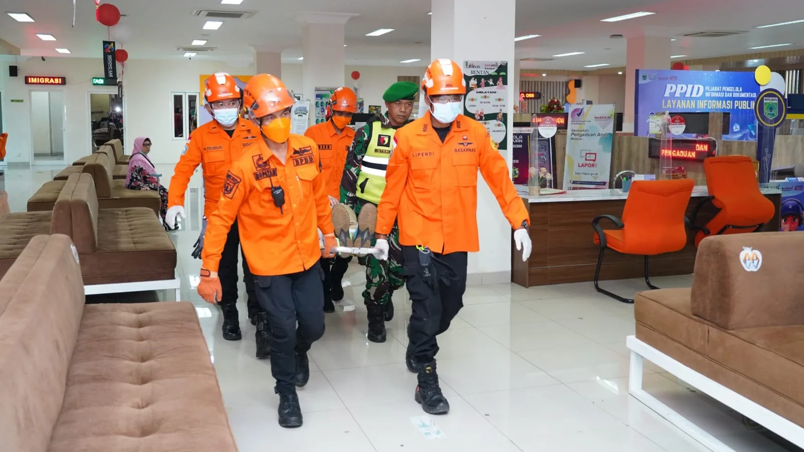 Suasana simulasi penanganan bencana gempa bumi di Balai Kota Among Tani Kota Batu. Foto: Prokopim KWB