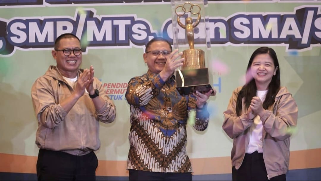 Kontingen Jatim didapuk menjadi juara umum 02SN 2025. Foto: Azmy
