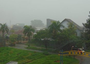 Prakiraan cuaca Malang, khususnya di Kota Malang pada hari Rabu, 26 November 2025 yang diperkirakan akan mengalami hujan ringan. /Foto: Tugumalang.id/Bagus Rachmad Saputra