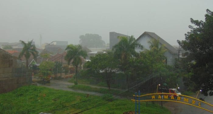 Prakiraan cuaca Malang, khususnya di Kota Malang pada hari Rabu, 26 November 2025 yang diperkirakan akan mengalami hujan ringan. /Foto: Tugumalang.id/Bagus Rachmad Saputra