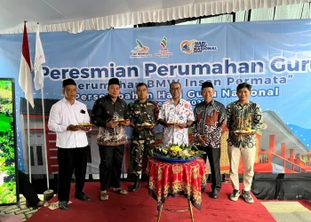 Yayasan Insan Permata Malang resmikan Perumahan Guru BMW Insan Permata dalam rangka memperingati Hari Guru Nasional sebagai bentuk apresiasi dan dukungan untuk para guru dan staf. /Foto: Tugumalang.id/Bagus Rachmad Saputra