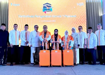Pemberangkatan umrah gratis oleh BTPN Syariah. Foto: Dok.