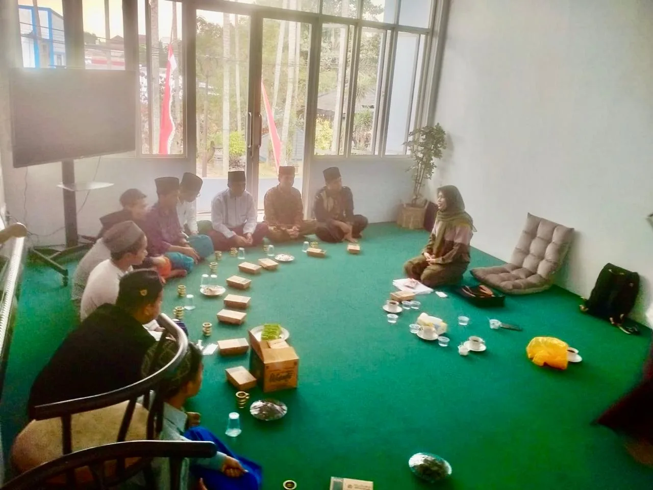 Proses penelitian Urin Laila Sa’adah tentang pesantren. Foto/dok
