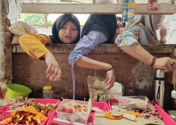 Menu ikonik di galeri pondok pesantren Darurrohman. Foto/Sabrina Rb