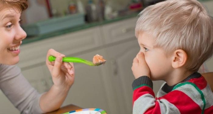 PSLC ungkap permasalahan anak dengan sindrom autisme seringkali pilih-pilih makanan berdasarkan mood. /Foto: Pinterest/Zhanyixin.