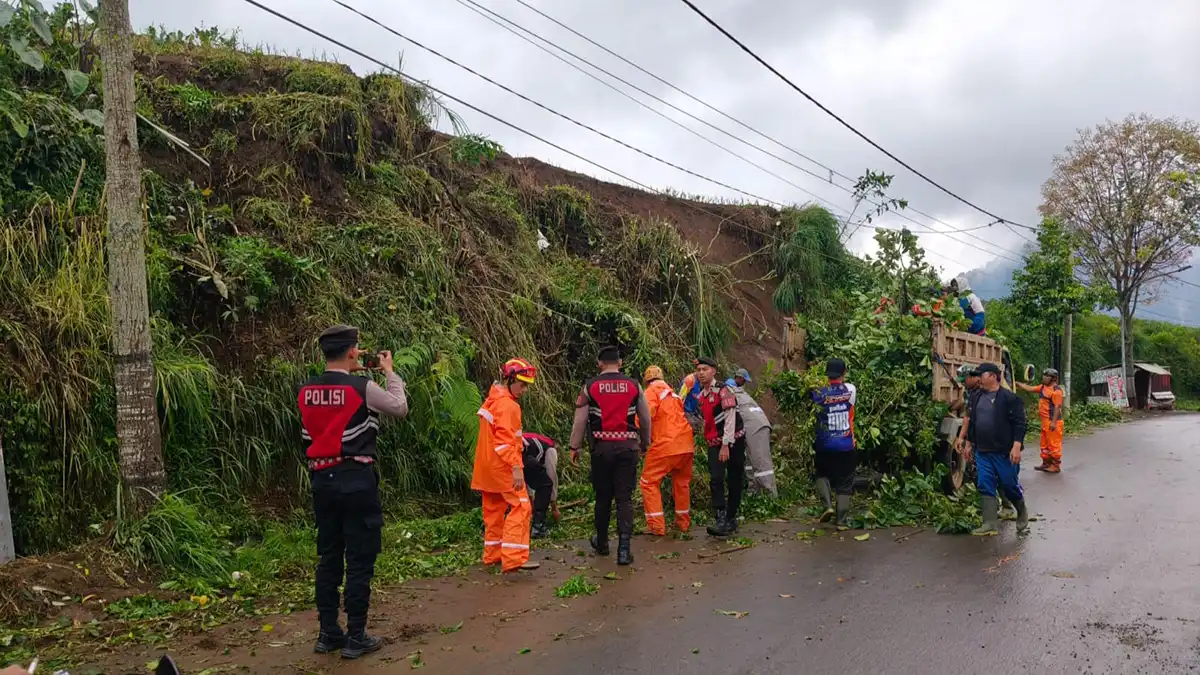 Banjir dan longsor