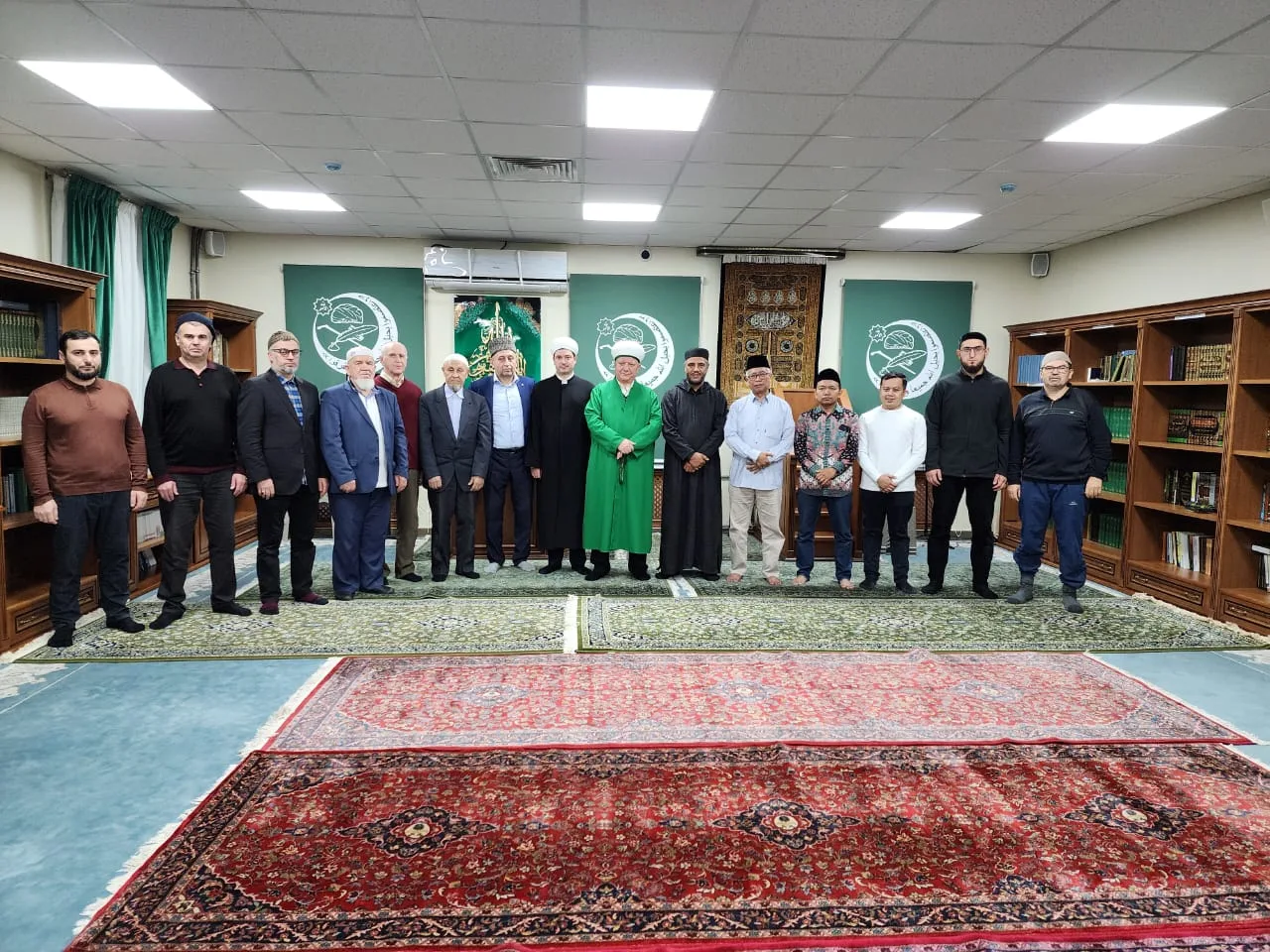 Foto bersama Dr Isroqunnajah MAg bersama jajaran Spiritual Assembly of Russian Muslims. Foto/dok UIN Malang