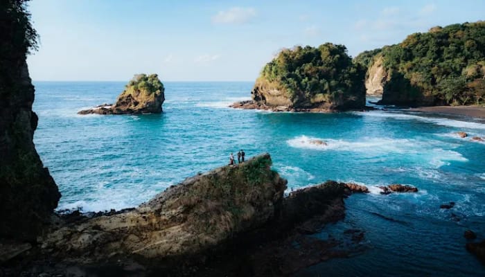 Pantai Licin./Foto: Google Review/Rifqi Fadillah.