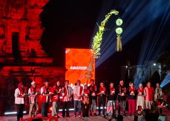 12 penerima penghargaan Sang Ganusa di malam penutupan ICCF 2025. Foto: Aisyah Nawangsari Putri