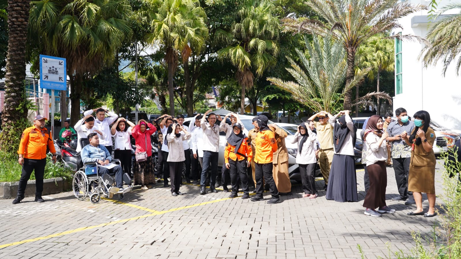 Suasana simulasi penanganan bencana gempa bumi di Balai Kota Among Tani Kota Batu. Foto: Prokopim KWB