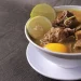 Rekomendasi tempat makan pallubasa di Malang yang wajib dicoba para pecinta kuliner untuk merasakan kenikmatan kuliner khas Makassar. /Foto: Pinterest/Taste Atlas
