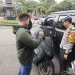 Penindakan pelanggar lalu lintas selama Ops Zebra Semeru 2025. Foto: Dok.