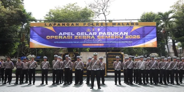 Apel gelar pasukan Operasi Zebra Semeru 2025. Foto: Polres Malang