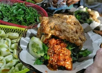 Nasi tempong Banyuwangi