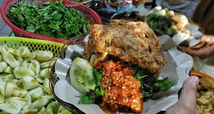 Nasi tempong Banyuwangi