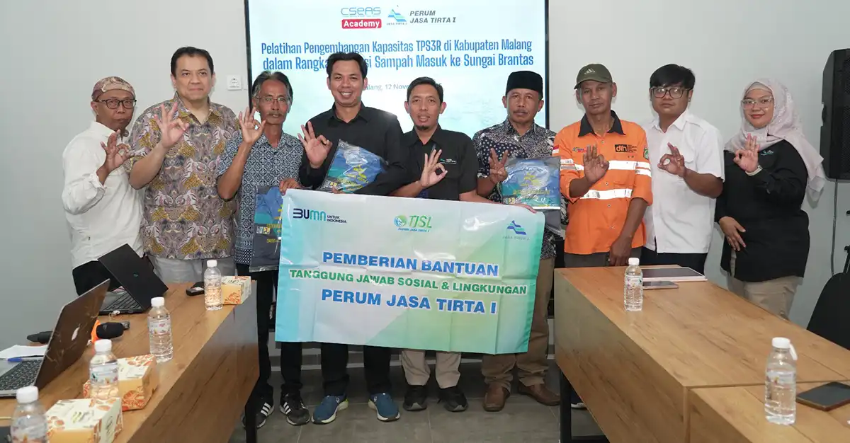 Mitigasi sampah di Sungai Brantas