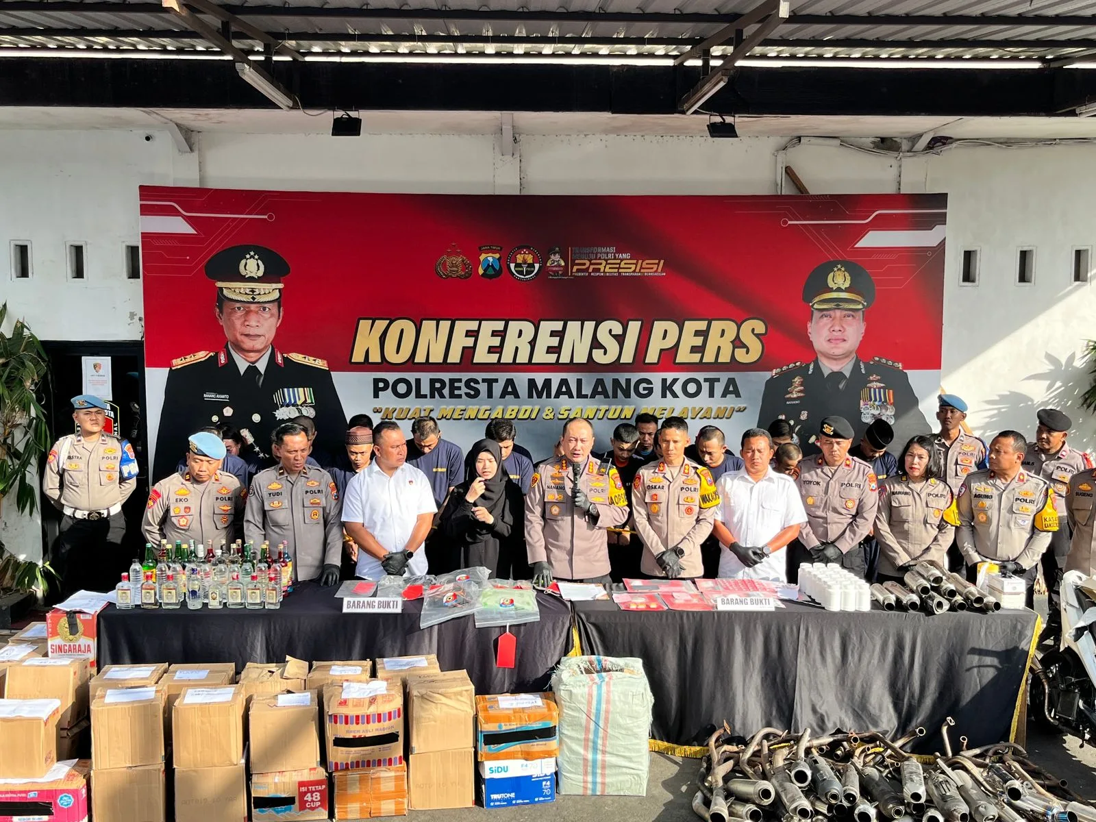 Kapolresta Malang Kota, Kombes Pol Nanang Haryono mengungkap catatan akhir tahun 2025. (Foto/M Sholeh)