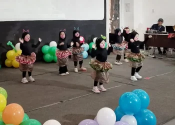 Animo siswa PAUD IT Insan Permata Malang menampilkan potensi diri dalam Gebyar Olahraga dan Seni di gedung MCC. (Foto/M Sholeh)