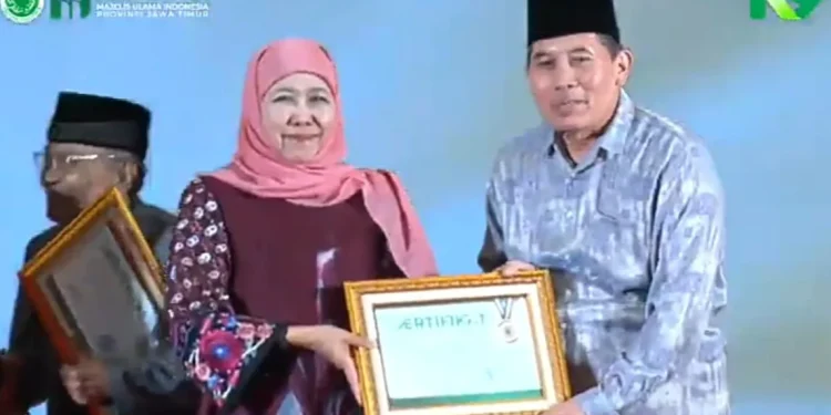 MUI Kota Batu raih penghargaan di ajang MUI Jatim Award 2025. Foto/dok