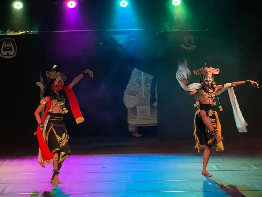 Pertunjukan seni budaya khas Malang di DKM. (Foto/M Sholeh)