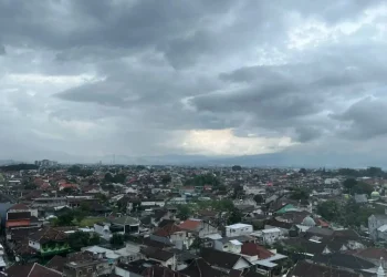 Prakiraan cuaca Malang, terutama di Kota Malang pada hari Rabu, 31 Desember 2025 diperkirakan dalam kondisi hujan ringan sampai sedang. /Foto: Tugumalang.id/Bagus Rachmad Saputra.