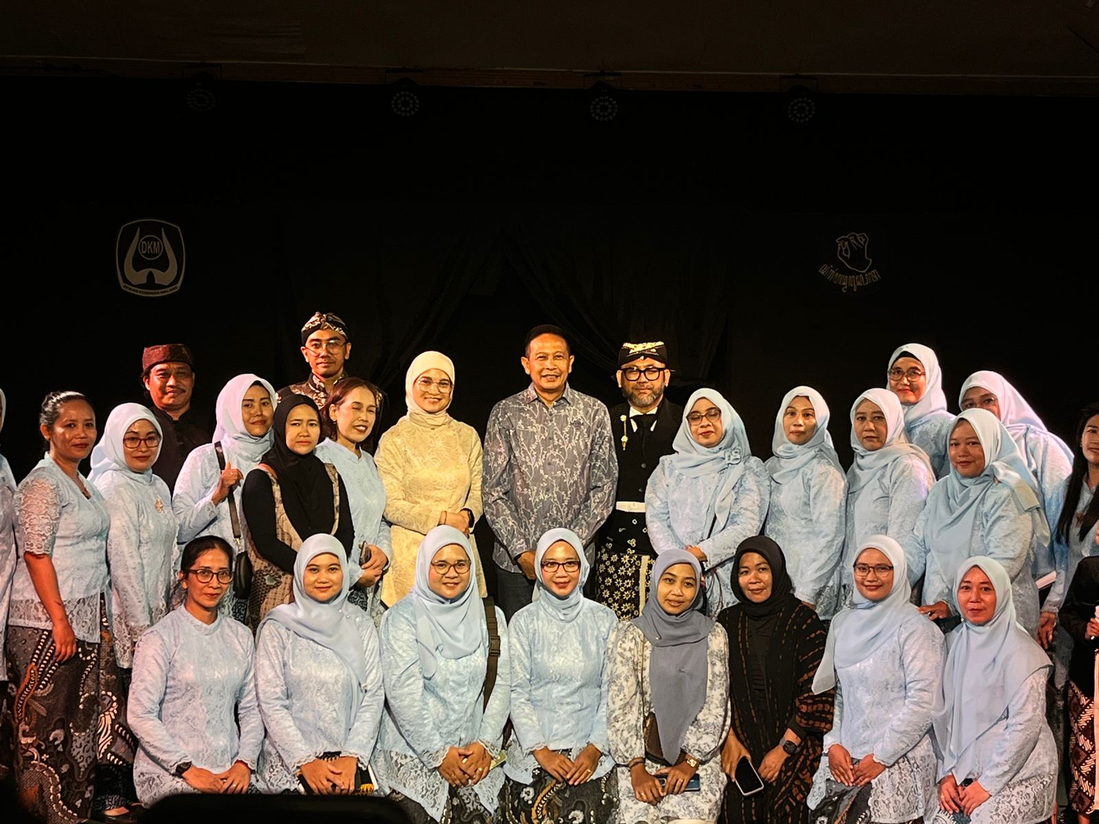 Ketua DPRD Kota Malang, Amithya Ratanggani Sirraduhita menghadiri Pagelaran Wayang Topeng Panji Laras di DKM. (Foto/M Sholeh)