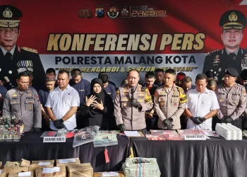 Kapolresta Malang Kota, Kombes Pol Nanang Haryono mengungkap catatan akhir tahun 2025. (Foto/M Sholeh)