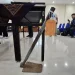 Barang bukti cangkul yang digunakan untuk mengubur jasad janin bayi. Foto: Aisyah Nawangsari Putri
