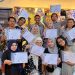 Dwi Lindawati (bawah, dua dari kiri) dan 12 wartawan dari berbagai daerah di Indonesia mendapatkan sertifikat usai penutupan JFC Batch II 2025 di Rumah Batik TBIG di Pekalongan, Kamis (09/10/2025). (Foto: dok GWPP).