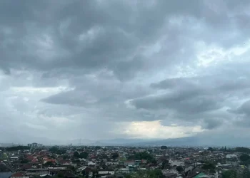 Prakiraan cuaca Malang, khususnya di wilayah Kota Malang pada hari Rabu, 10 Desember 2025 yang diperkirakan dalam kondisi berawan hingga hujan ringan. /Foto: Tugumalang.id/Bagus Rachmad Saputra