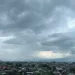 Prakiraan cuaca Malang, khususnya di wilayah Kota Malang pada hari Rabu, 10 Desember 2025 yang diperkirakan dalam kondisi berawan hingga hujan ringan. /Foto: Tugumalang.id/Bagus Rachmad Saputra
